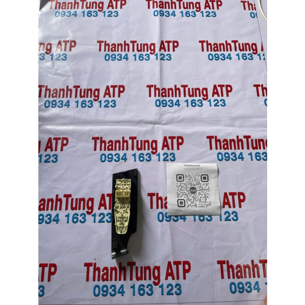 Công tắc nâng hạ kính Daewoo Gentra / 96652180
