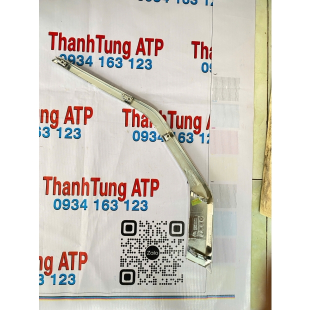 Nẹp xi cản trước phía trên bên phải Mitsubishi Xpander 2018-2021-6407A187